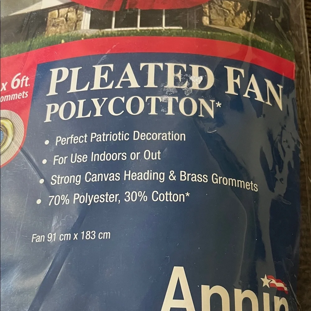 Pleated Fan Flag